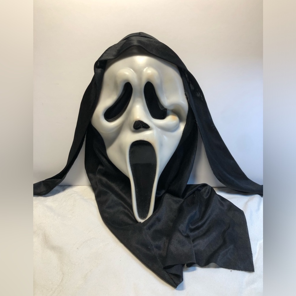 Scream 88490 Mask Easter Unlimited Ghost Face Halloween 9206 (c) Fun World Glows